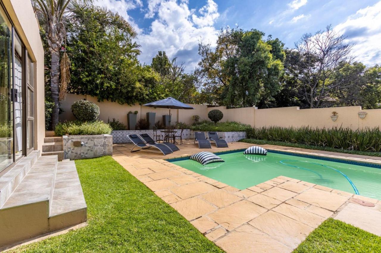 Fleur De Lis Guesthouse Krugersdorp Buitenkant foto